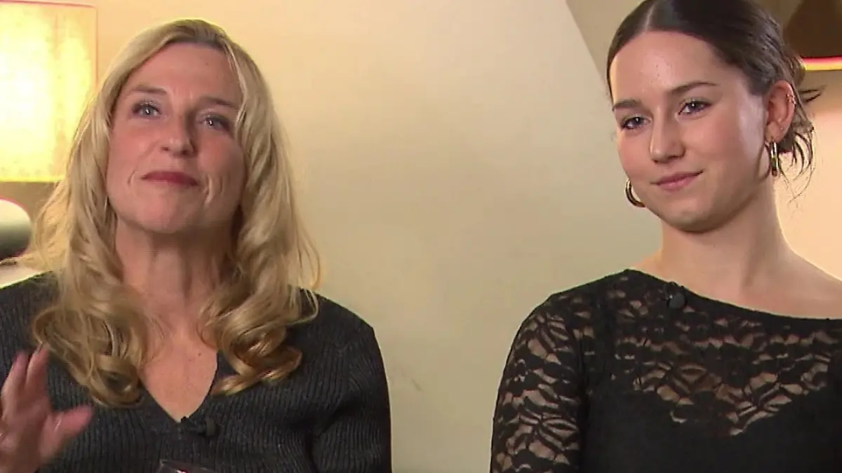 Das perfekte Dinner: Zwei Dinner-Kandidatinnen nebeneinander beim Interview