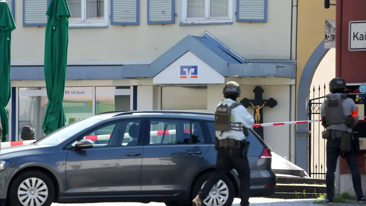 Geiselnahme in einer Bank im rheinland-pfälzischen Sinzig