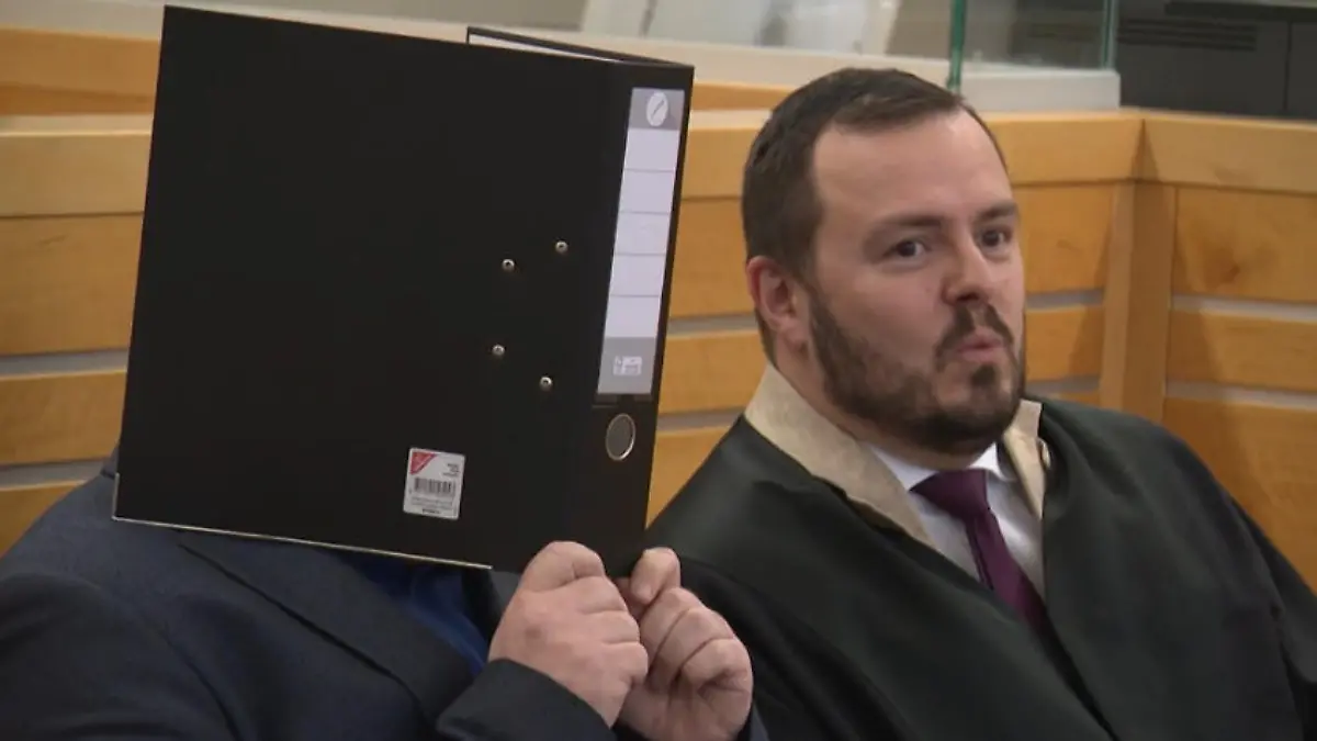 Narkosearzt soll Patientinnen und Kinder im OP missbraucht und fotografiert haben Vorwürfe sexuellen Missbrauchs gegen Narkosearzt