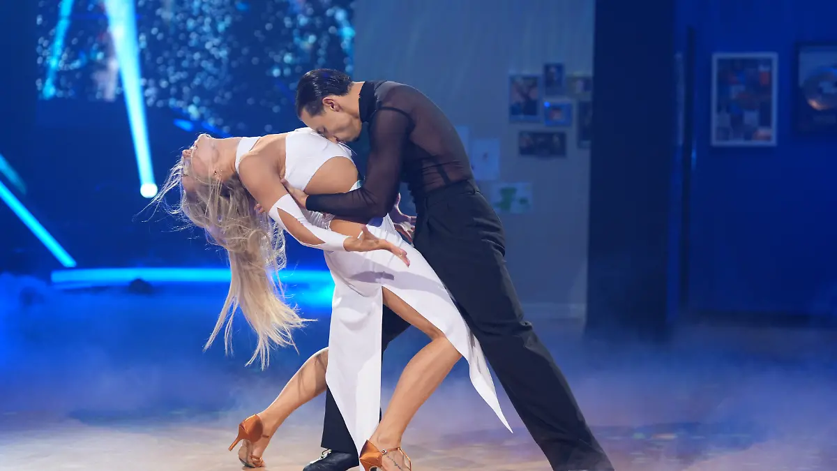 Milano und Marta Arndt mit ihrem „Magic Moment” in Show 9 von „Let’s Dance”.
