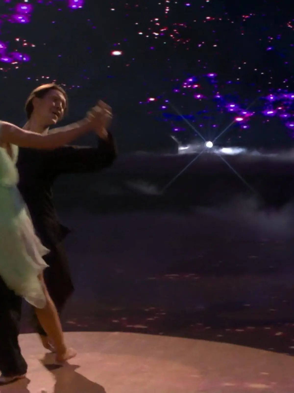 Bild zu: "Emotionaler Freestyle: Anna-Carina und Evgeny tanzen für ihren frisch genesenen Vater"