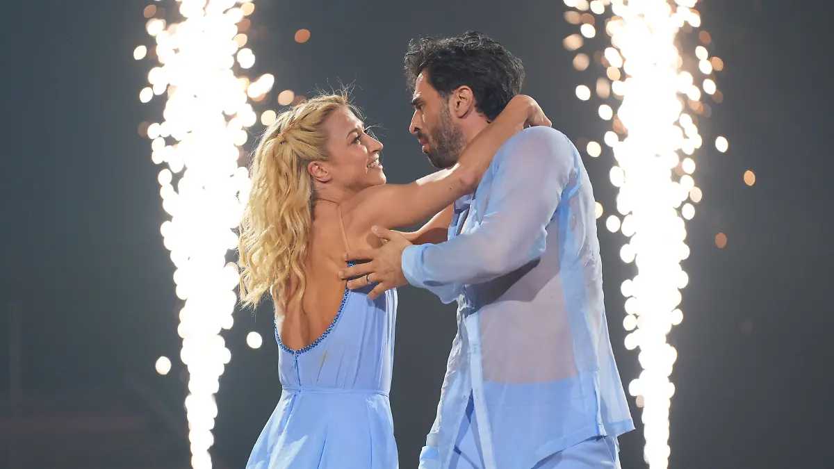 Kathrin Menzinger und Jan Kittmann mit ihrem „Magic Moment” in Show 9. 