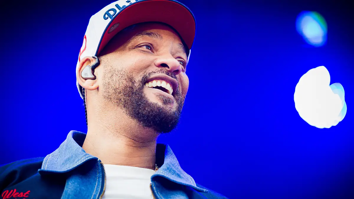 Der US-amerikanische Schauspieler, Filmproduzent und Rapper Will Smith steht während seines Konzerts im Rahmen des Sommerfestivals der Autostadt auf der Bühne.