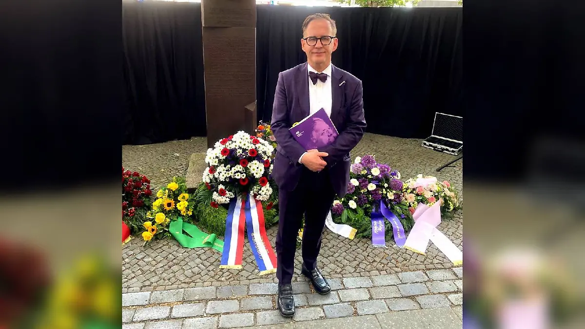 Helmut Metzner und sein Partner wurden Opfer einer schwulenfeindlichen Attacke.