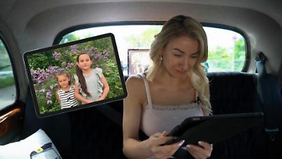 Bild von Anna-Carina Woitschack überrascht: Diese süße Nachricht ihrer Nichten rührt sie zu Tränen