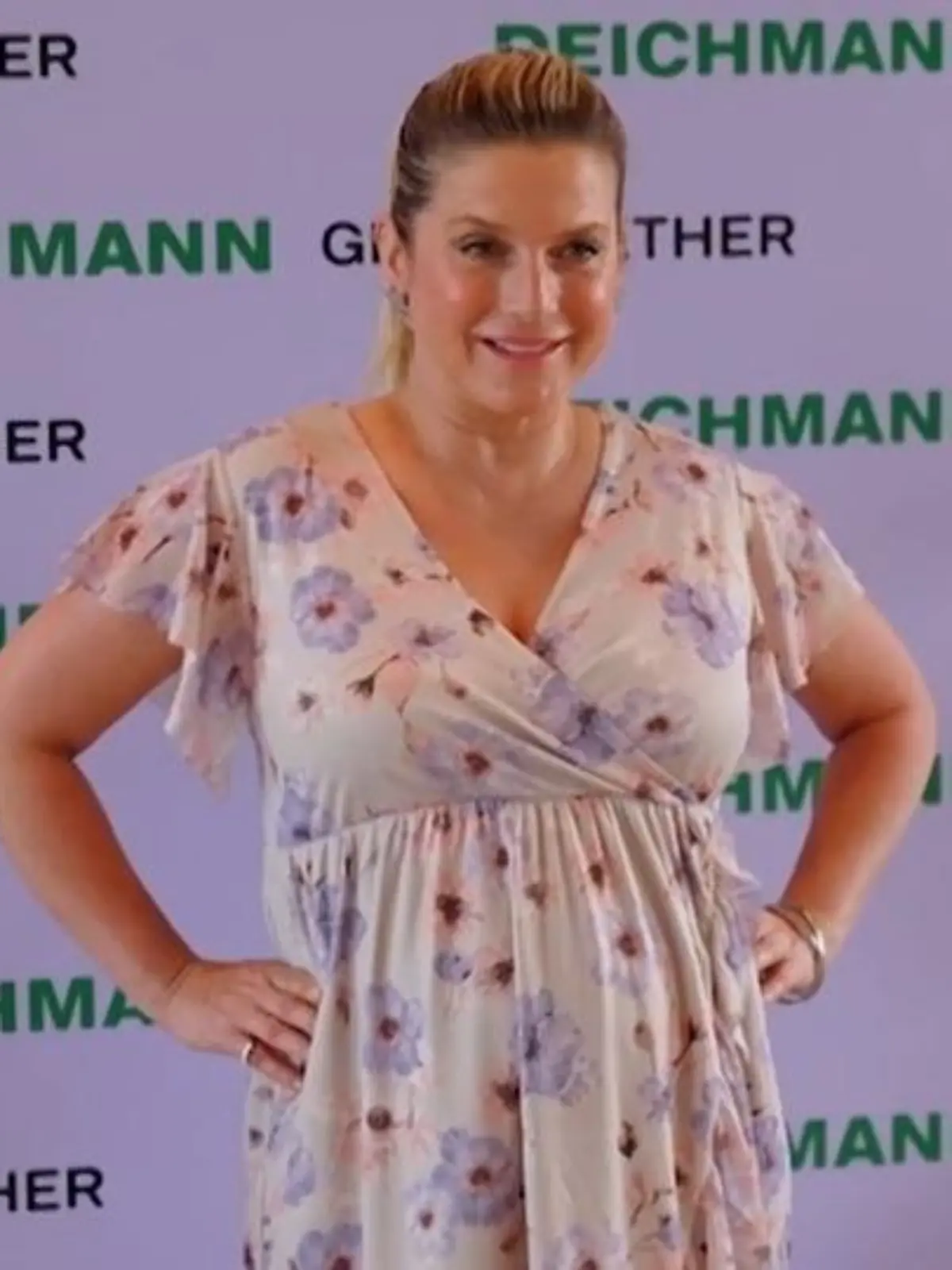 Bild zu: "Schwangere Jeanette Biedermann hat noch Auftritte geplant"