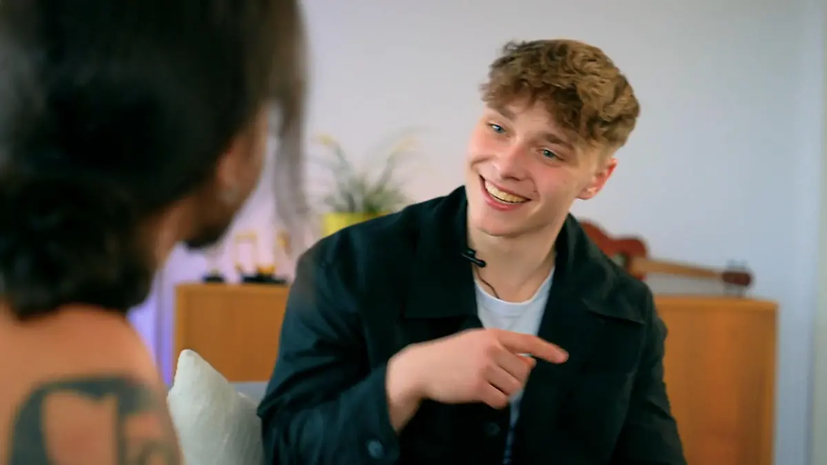 "Das ist so ein Ohrwurm-Lied": Tyrell freut sich auf seinen Song Gute-Laune-Vibes