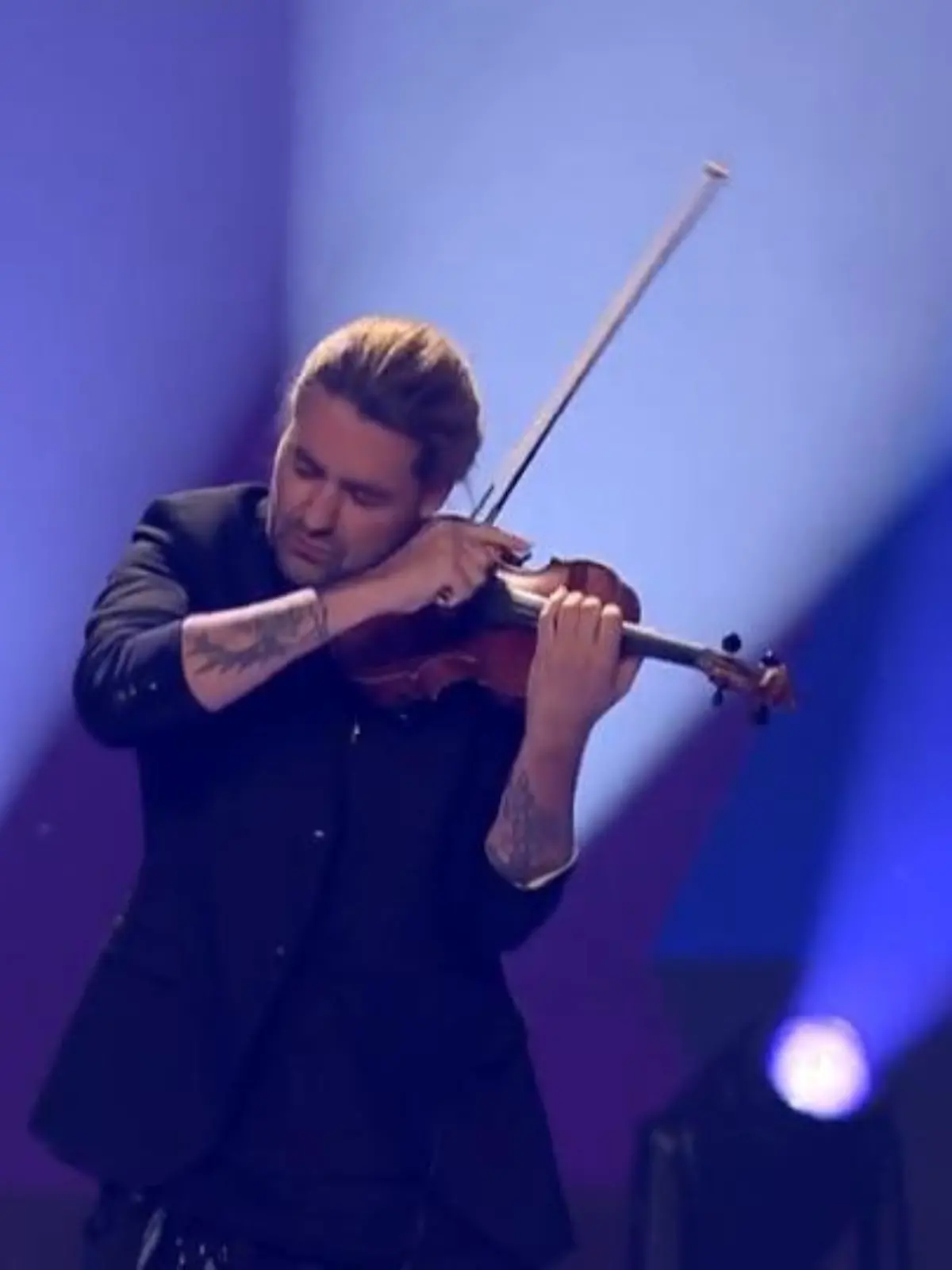 Bild zu: "Star-Geiger David Garrett rockt die Bühne mit „Seven Nation Army“"