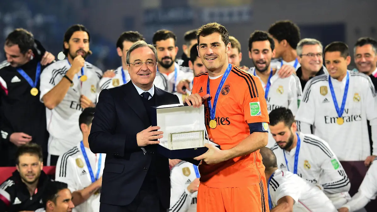 Dec. 20, 2014 - Marrakech, Morocco - Real Madrid CF president FLORENTINO PEREZ and IKER CASILLAS celebrating the match number 700 with Real Madrid with the trophy after win the FIFA Club World Cup 2014 in Marrakech. Soccer - 2014 FIFA Club World Cup Morocco - Real Madrid CF vs CA San Lorenzo PUBLICATIONxINxGERxSUIxAUTxONLY - ZUMAm119
DEC 20 2014 Marrakech Morocco Real Madrid CF President Florentino Perez and Iker Casillas celebrating The Match Number 700 with Real Madrid with The Trophy After Win The FIFA Club World Cup 2014 in Marrakech Soccer 2014 FIFA Club World Cup Morocco Real Madrid CF vs Approx San Lorenzo PUBLICATIONxINxGERxSUIxAUTxONLY