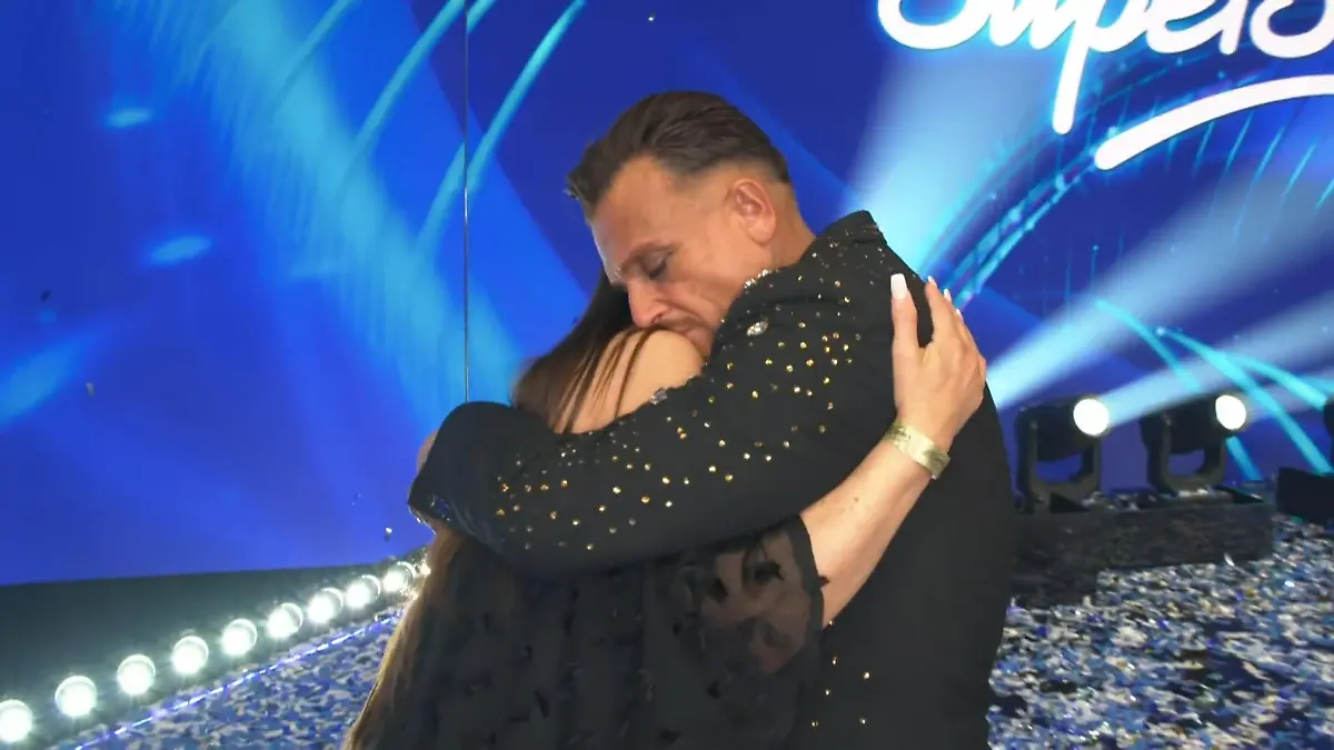 So hat Menowin Fröhlichs Freundin Ronja den DSDS-Triumph erlebt „Einfach total erleichtert!"