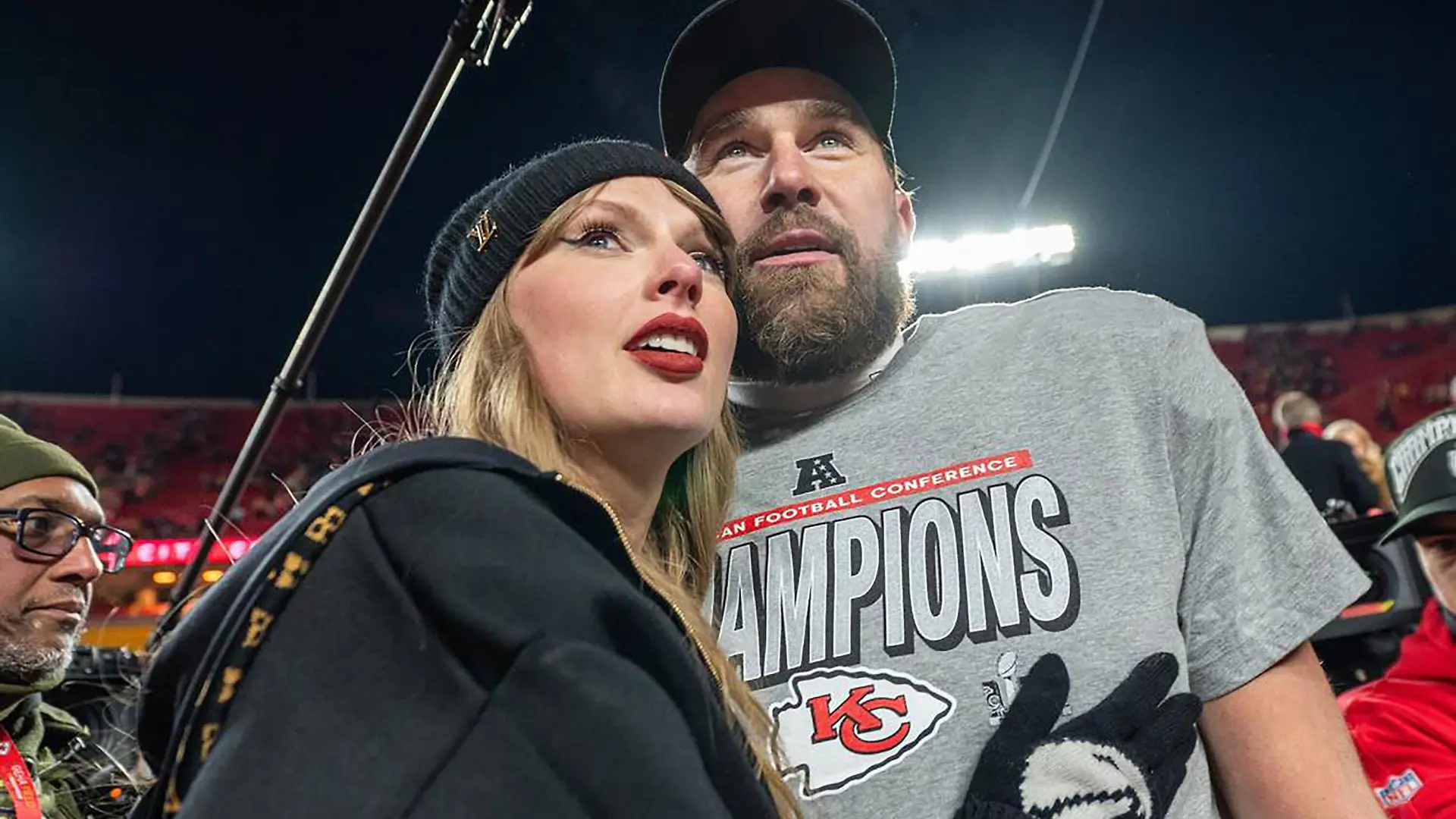 August 26, 2025: TAYLOR SWIFT and TRAVIS KELCE are engaged, they announced Tuesday. In a five-photo joint post on Instagram, the superstar singer and football player revealed their engagement, the fairytale culmination of a courtship for two years. 'Your English teacher and your gym teacher are getting married,' the caption read. FILE PHOTO: January 26, 2025: Kansas City, Missouri, USA: Taylor Swift and Kansas City Chiefs tight end Travis Kelce after the trophy ceremony following the AFC Championship Game at GEHA Field. (Credit Image: © Emily Curiel/Kansas City Star via ZUMA Press Wire