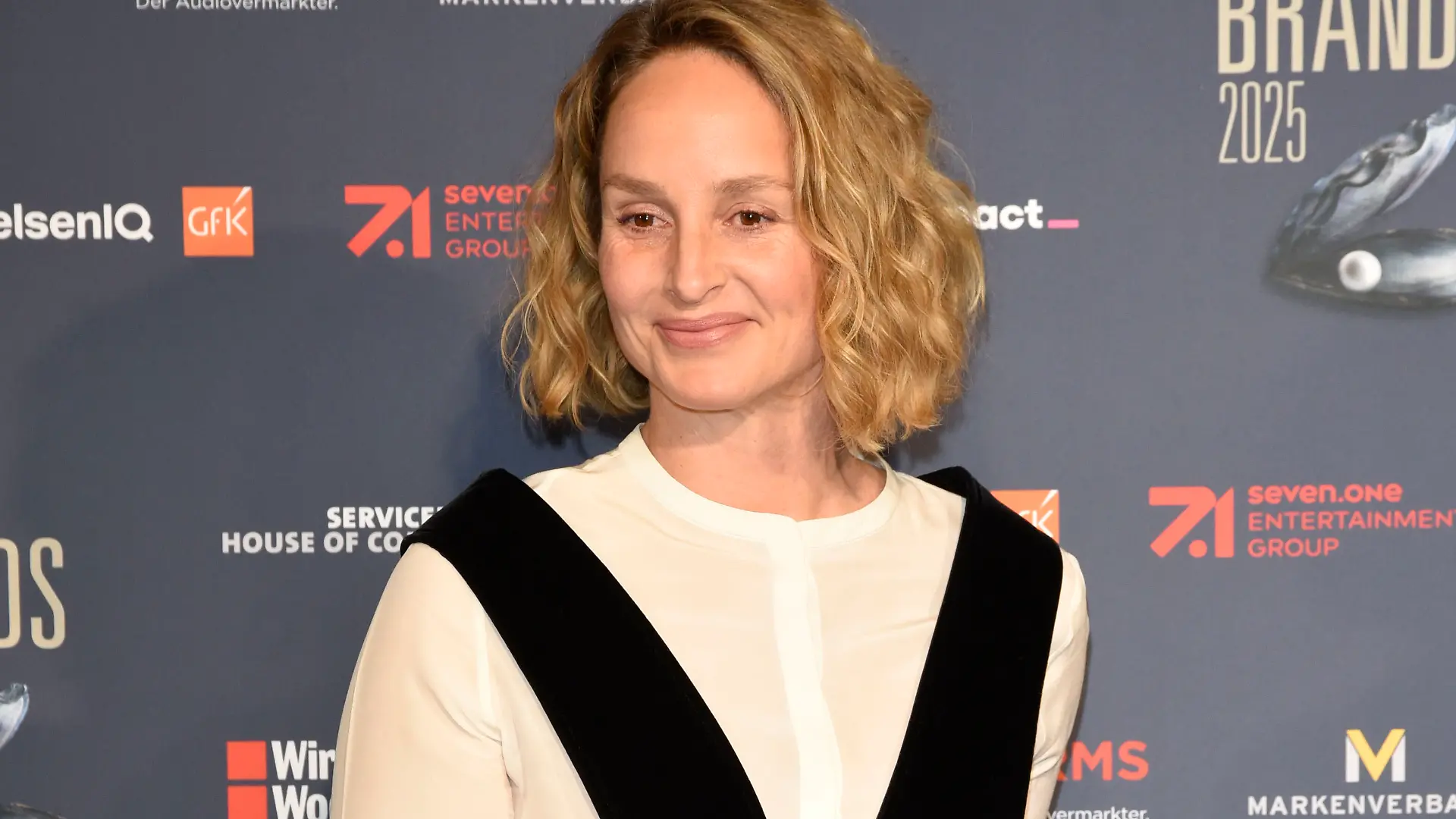Lara Joy Körner