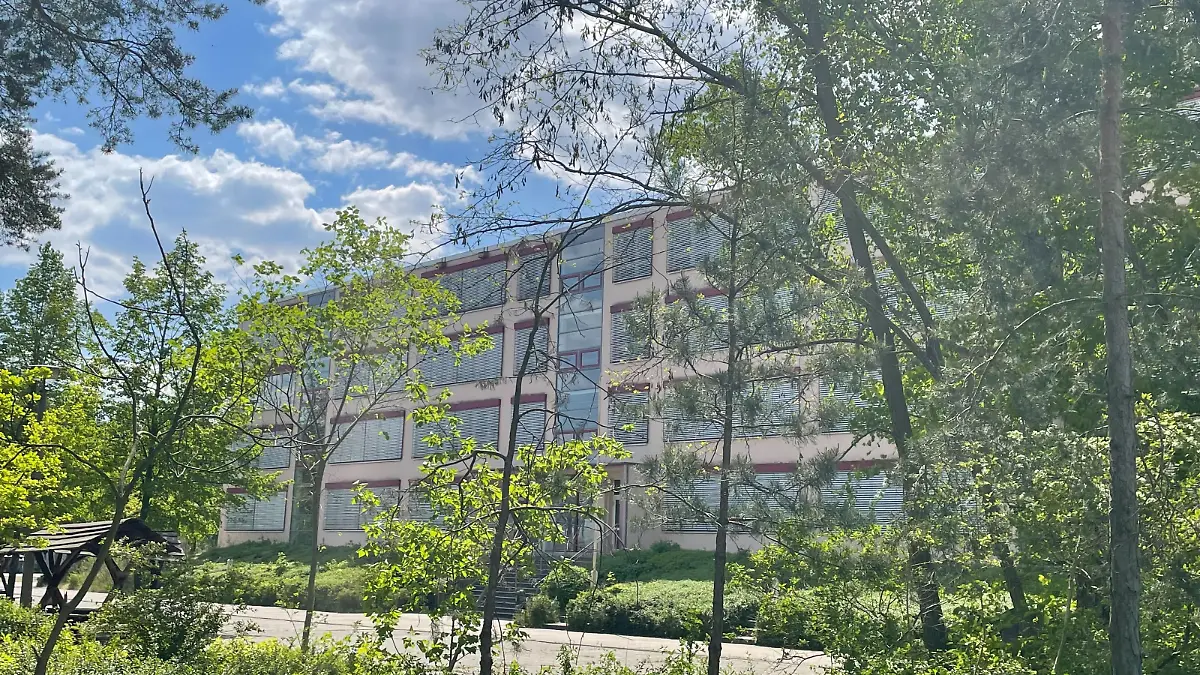 An der Oberschule in Brück sind Lehrer und Schüler am Freitag in tiefer Trauer