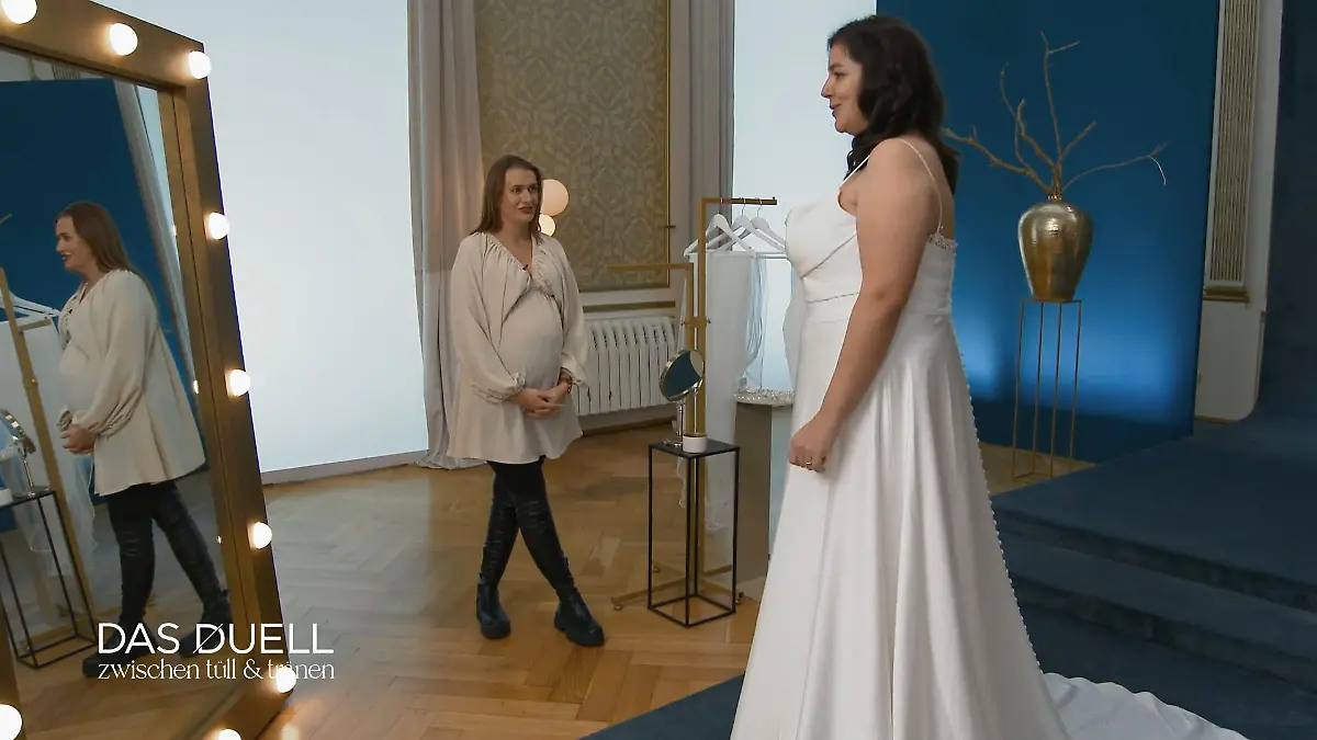 Johanna wagt den ersten Brautlook Jeans-Typ im Kleid