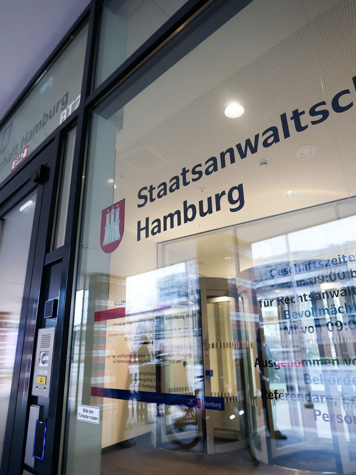 Bild zu: "17-Jähriger wegen Vorbereitung eines Bombenanschlags festgenommen"