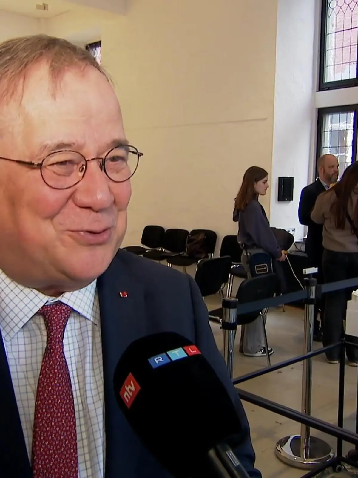 Bild zu: "Armin Laschet kritisiert Regierungszoff"