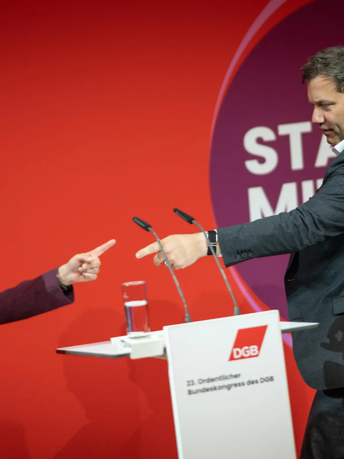 DGB-Vorsitzende Yasmin Fahimi mit Bundesfinanzminister Lars Klingbeil