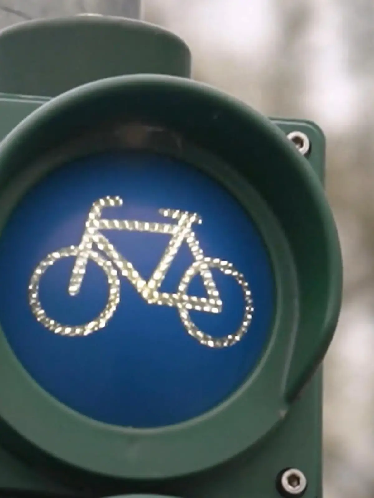 Bild zu: "Dürfen Radfahrer betrunken fahren, auf der Straße oder nebeneinander?"