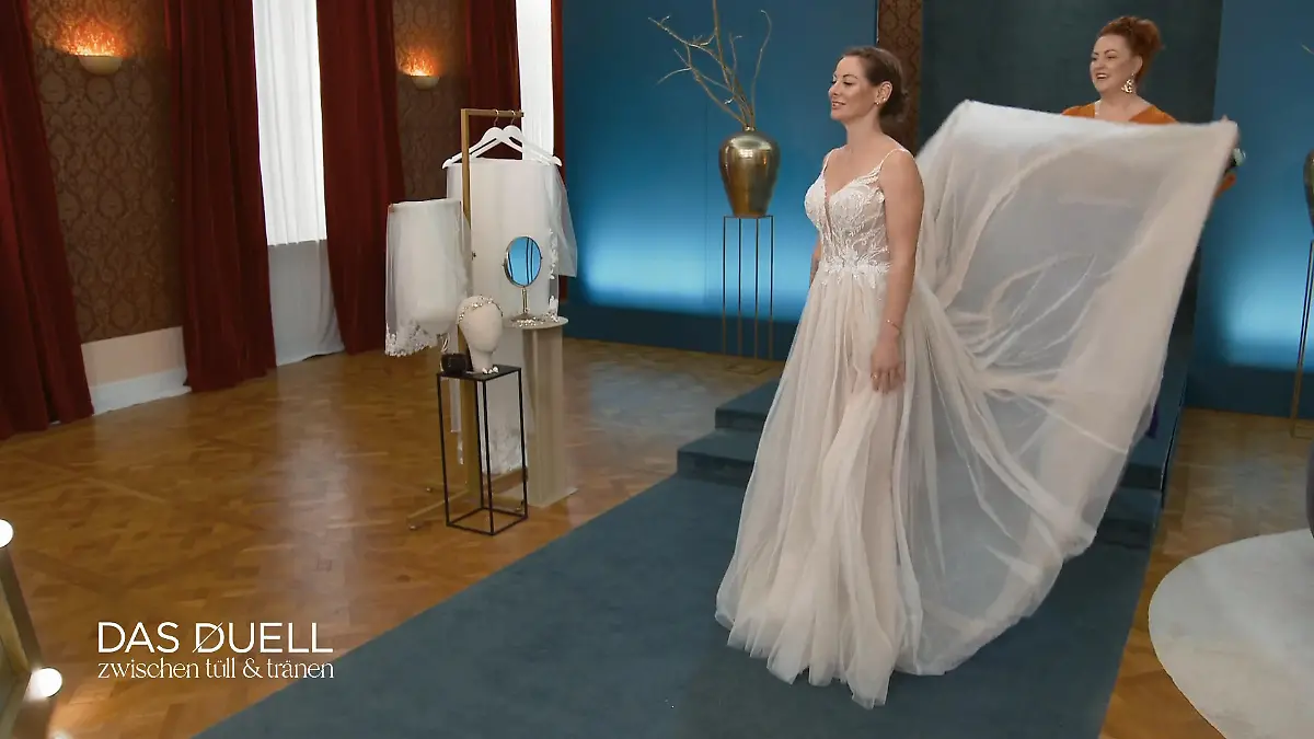 Anne trifft auf ihr Wunschkleid A-Linie mit Wow-Effekt