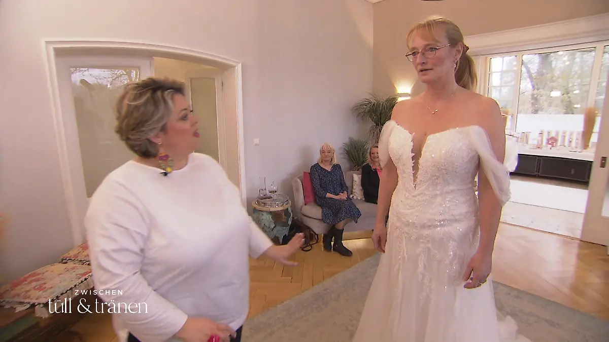 Birgit soll endlich strahlen Spitze, Glitzer, Gefühl