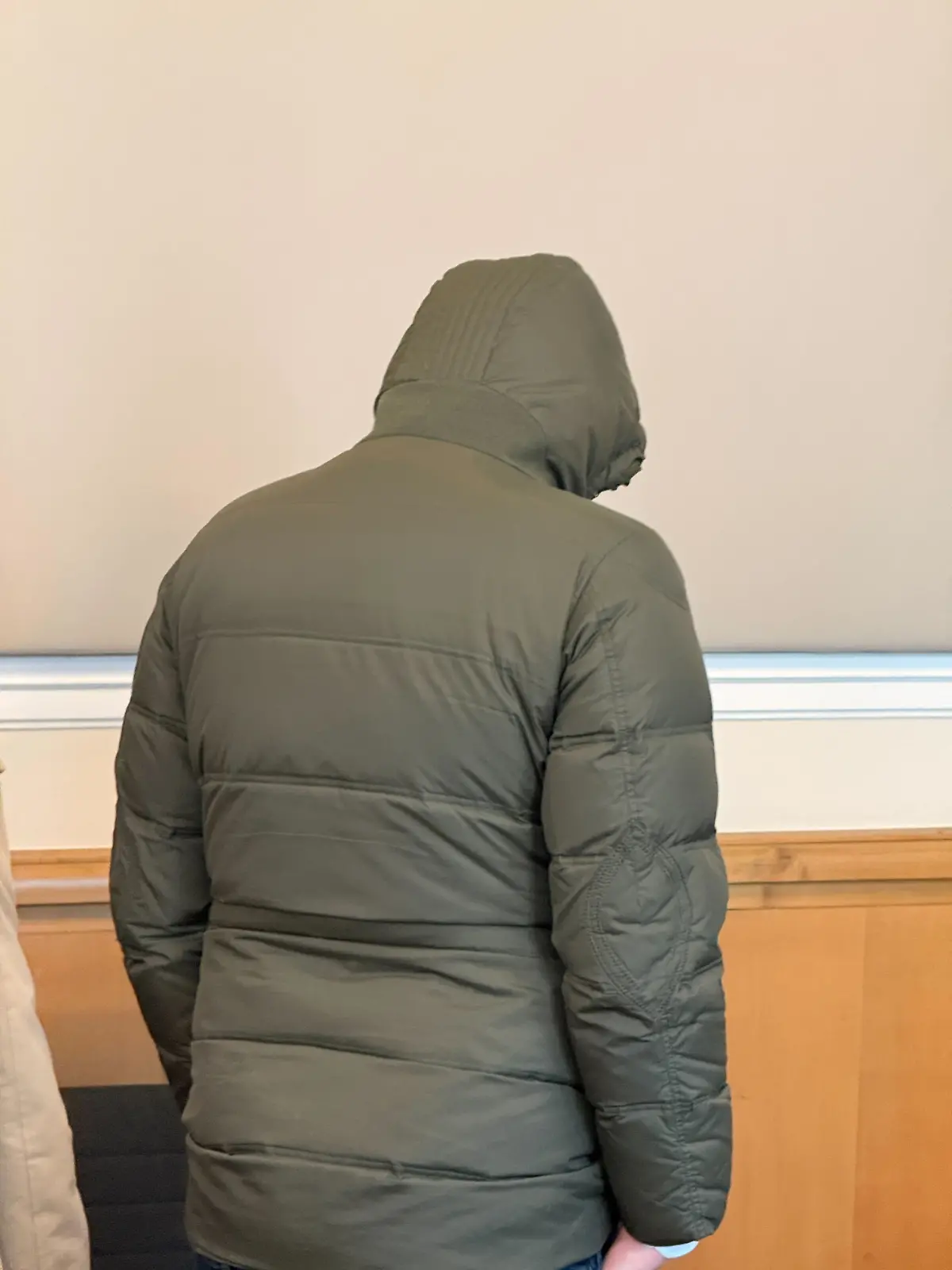 Der Arzt soll zwischen 2018 und 2022 Patientinnen heimlich gefilmt und missbraucht haben. 