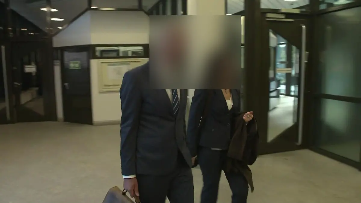 Ex-Polizei-Chef Andreas R. beim Prozess-Auftakt in Stuttgart