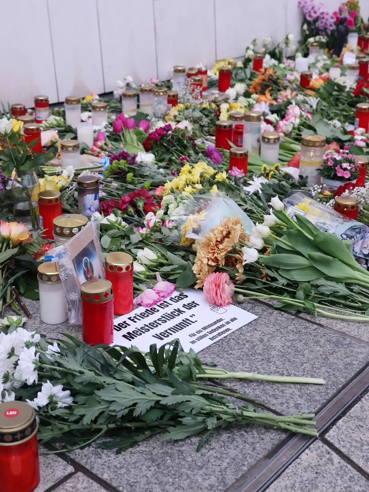 Zwei Tage nach der Amokfahrt eines Attentäters in Leipzigs City