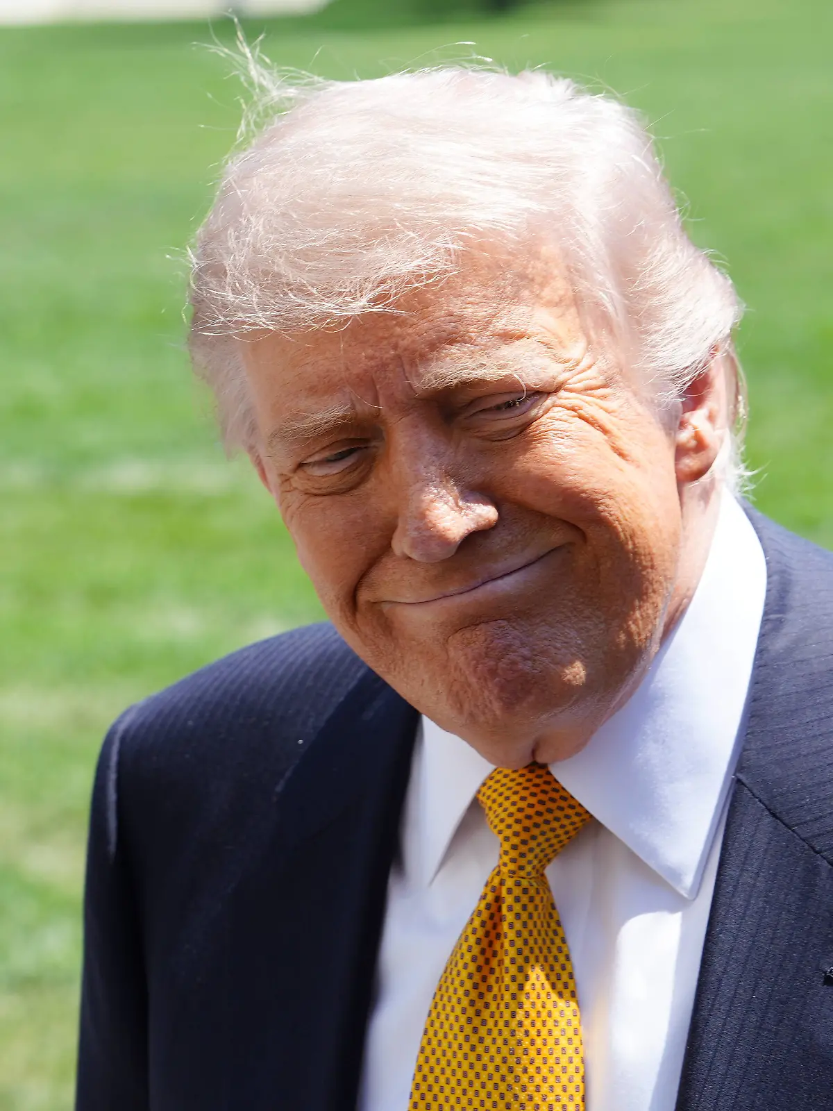 Trump leaves Washington for Beijing to meet with Xi Jinping