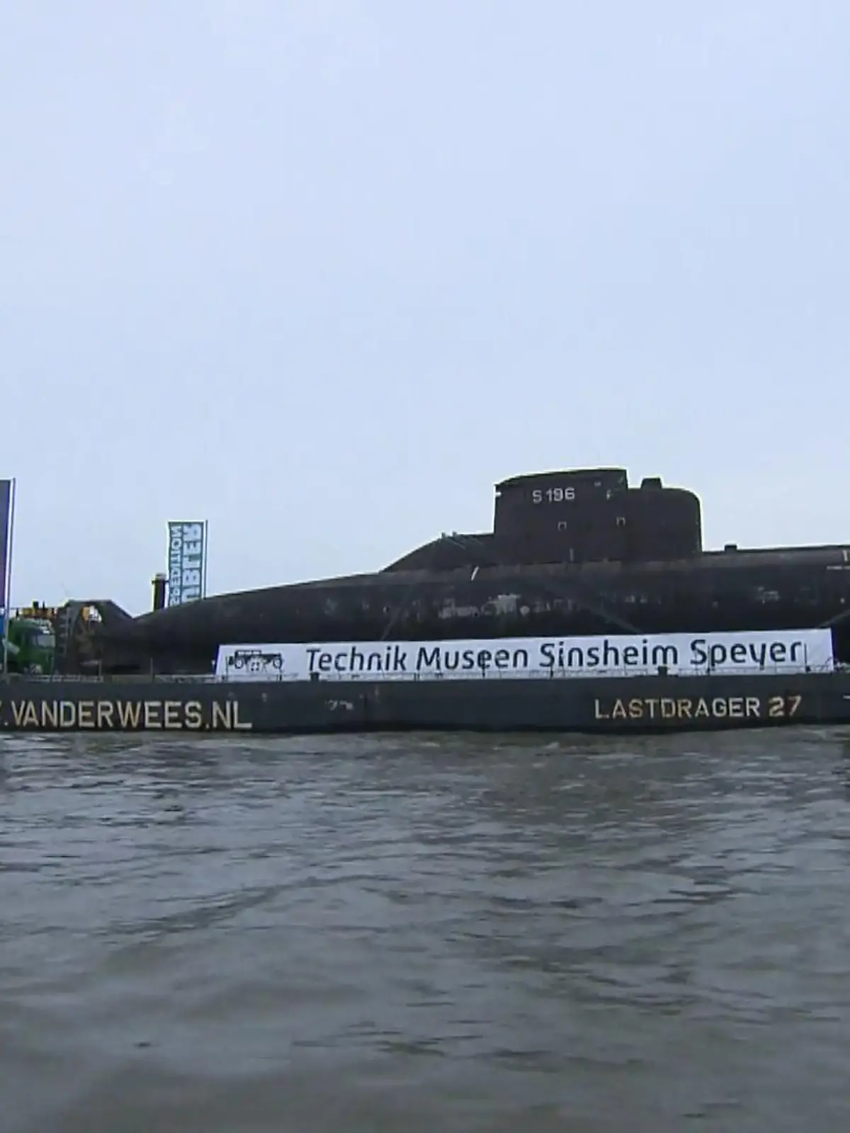 Bild zu: "U-Boot durchquert NRW"