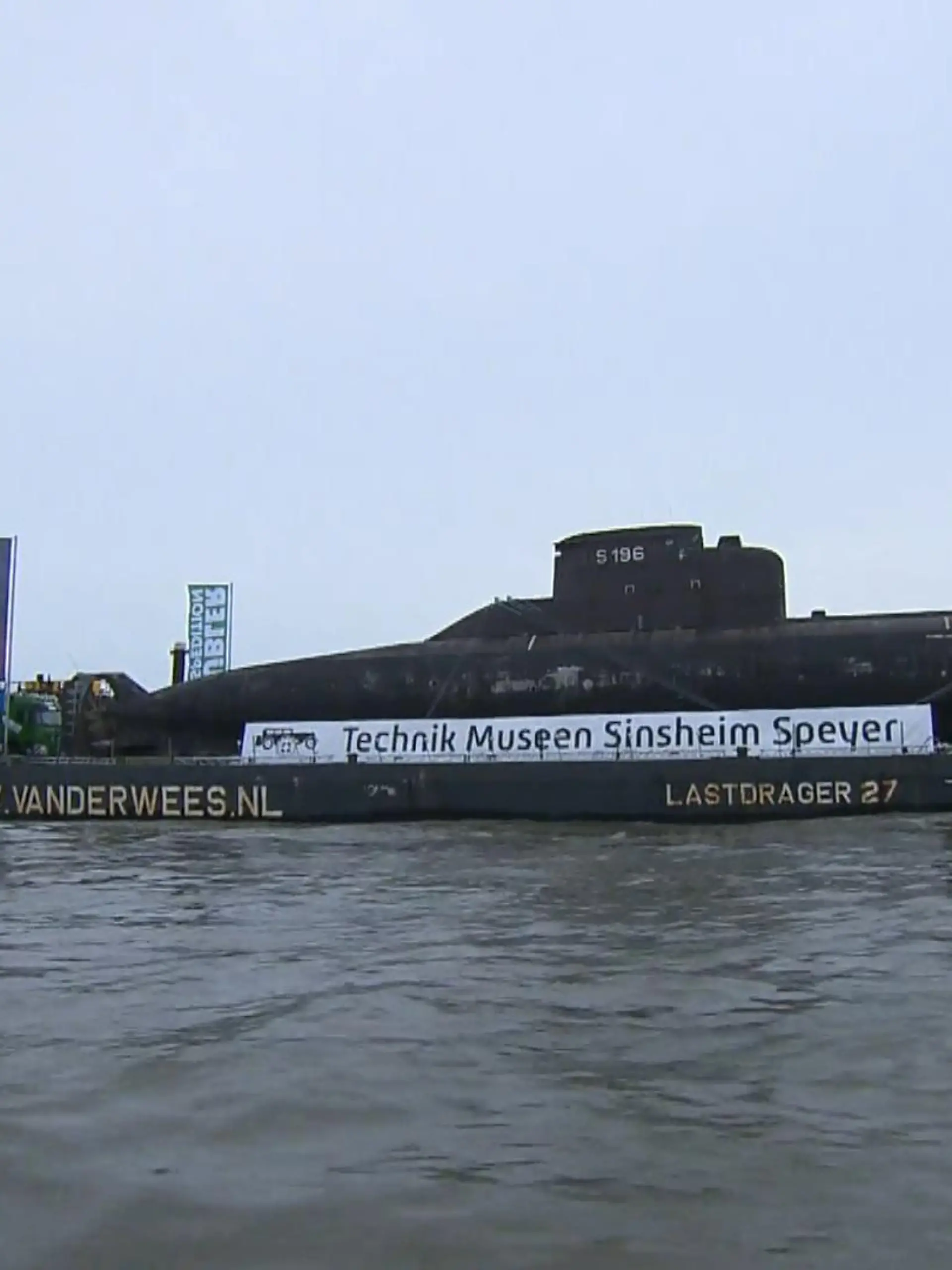 Bild zu: "U-Boot durchquert NRW"