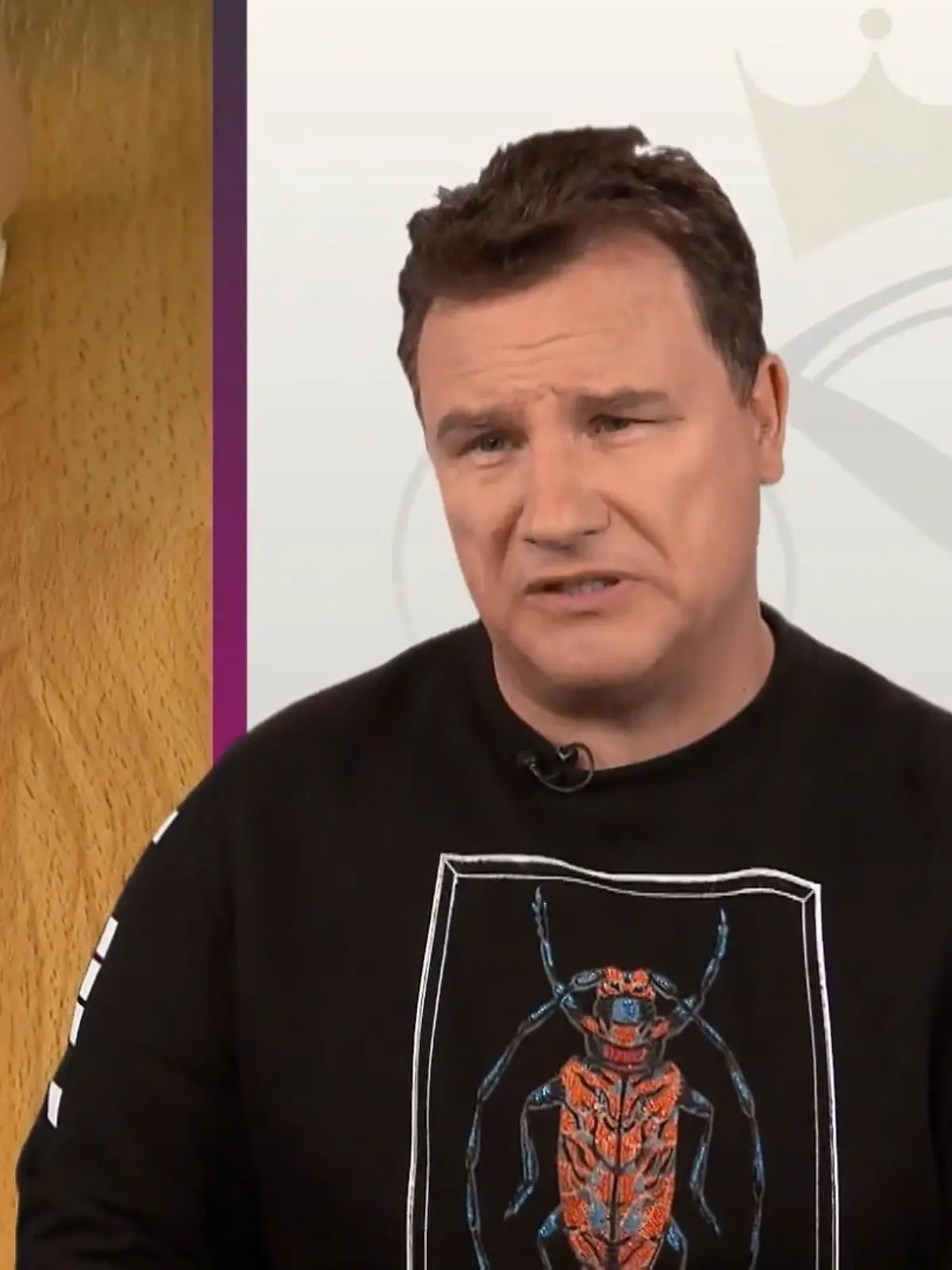 Shopping Queen: Bildmontage: Links ein Damenfuß in einer weißen Badeschlappe, rechts Guido Maria Kretschmer mit skeptischem Gesichtsausdruck