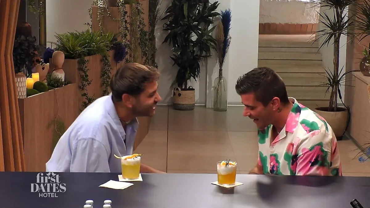 Joel und Dustin verstehen sich sofort Humorvolles Date
