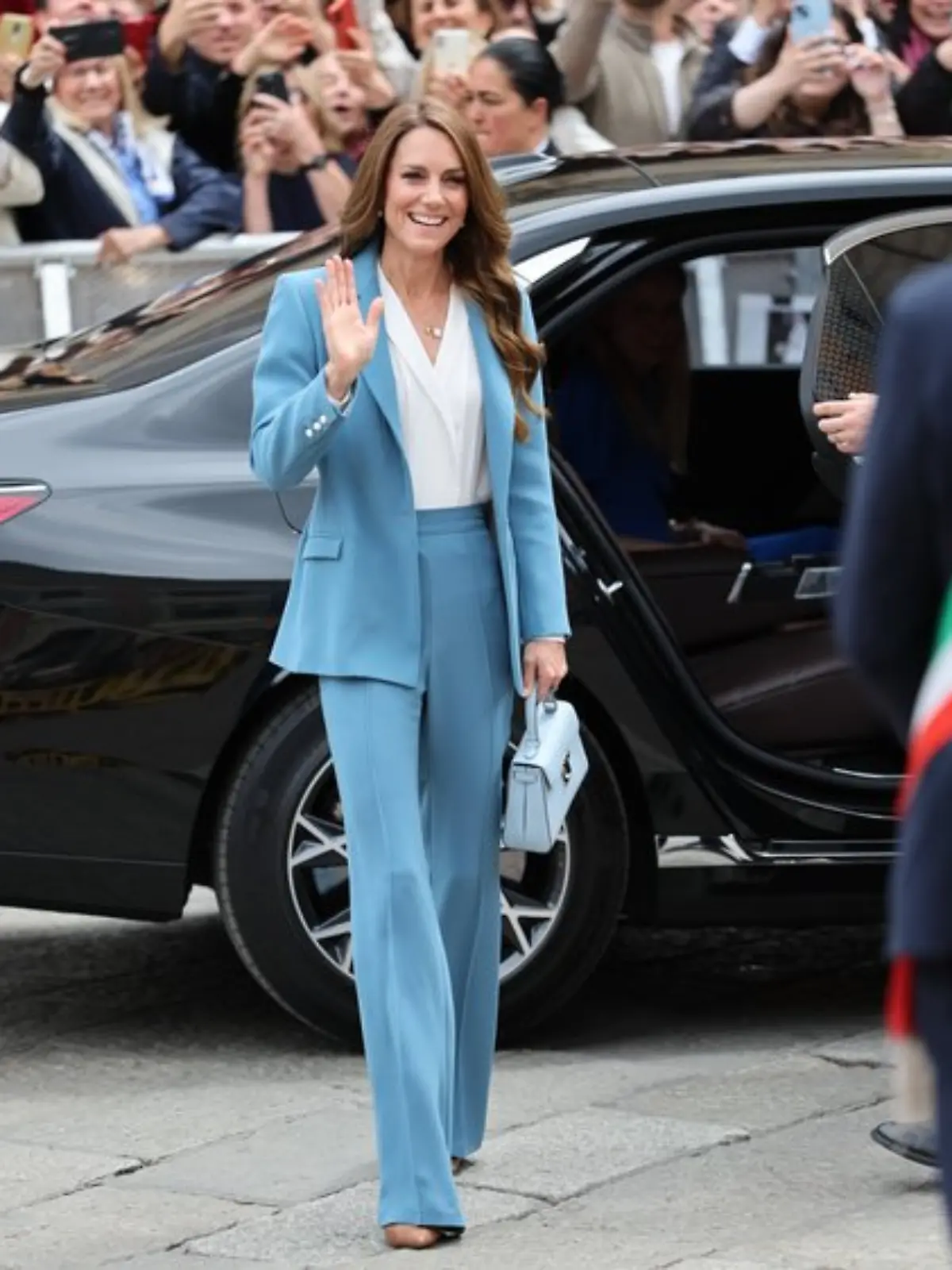 Bild zu: "Erste Auslandsreise seit Krebsdiagnose! Prinzessin Kate wird in Italien gefeiert"