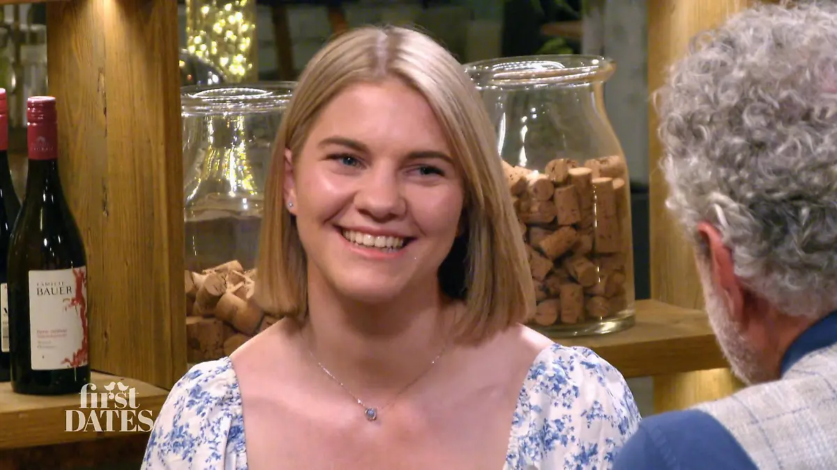 Football und Fallschirmspringen: Annika ist Adrenalin-Junkie 76 Sprünge
