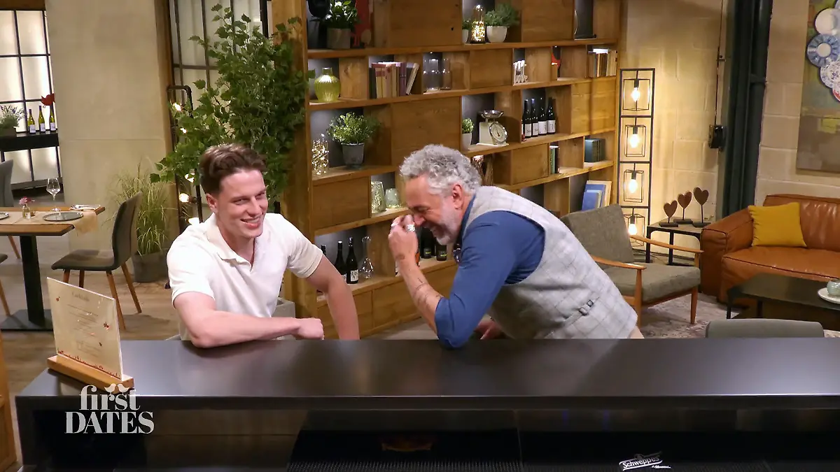 Kommt Lukas wirklich mit Knutschfleck zum Date?! Selbstbewusst hoch zehn