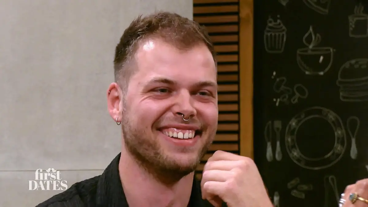 Fabian "leidet gerne". Was soll Karina davon halten? Interessante Gespräche