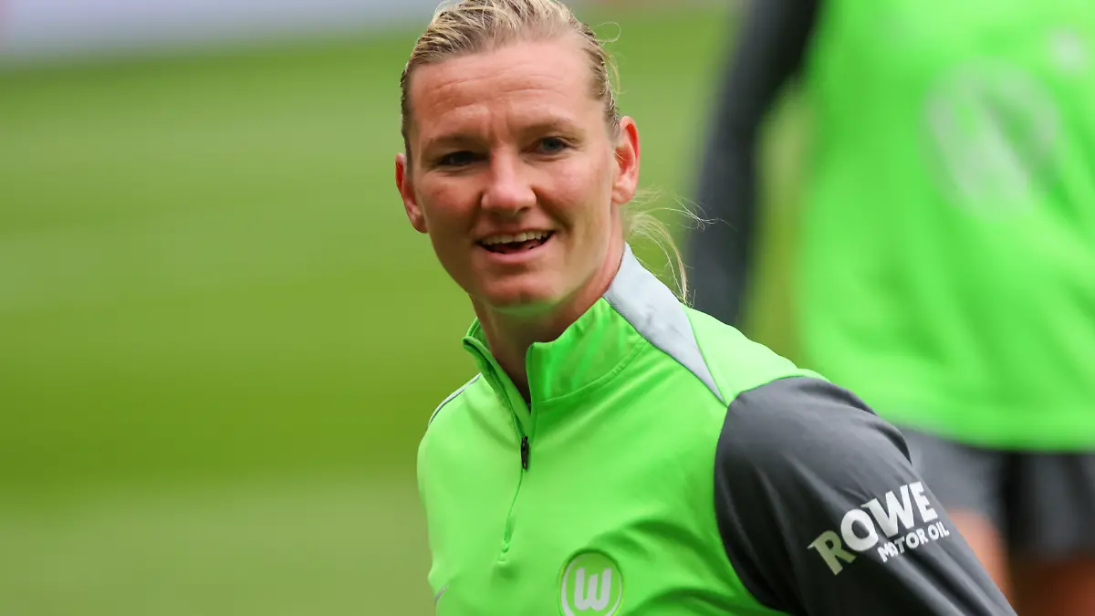 Köln, Deutschland: 13. Mai 2026 - 46. DFB Pokal Finale der Frauen 2026 - Wolfsburg Frauen vs. FC FC Bayern Munich Frauen - Abschlusstraining Im Bild: Alexandra Popp (VfL)