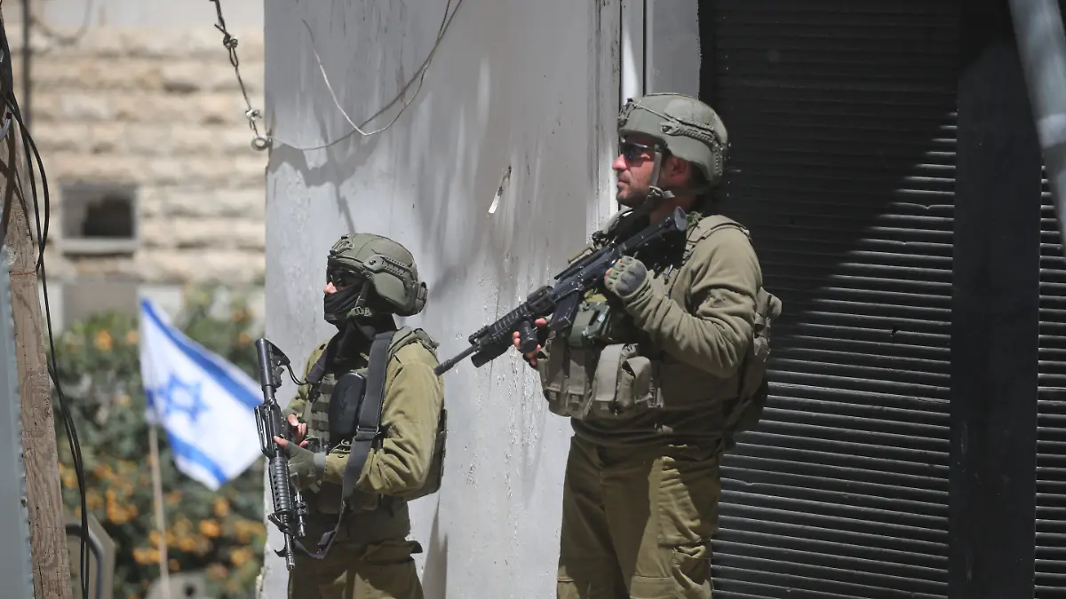 Israeli soldiers stand on a street during an Israeli army raid in the northern West Bank city of Nablus, in Nablus, West Bank, Palestine on April 23, 2026. Photo by Mohammed Nasser apaimages//APAIMAGES_230426_Nablus_MN_00(7)/Credit:Mohammed Nasser apaimag/SIPA/2604231540