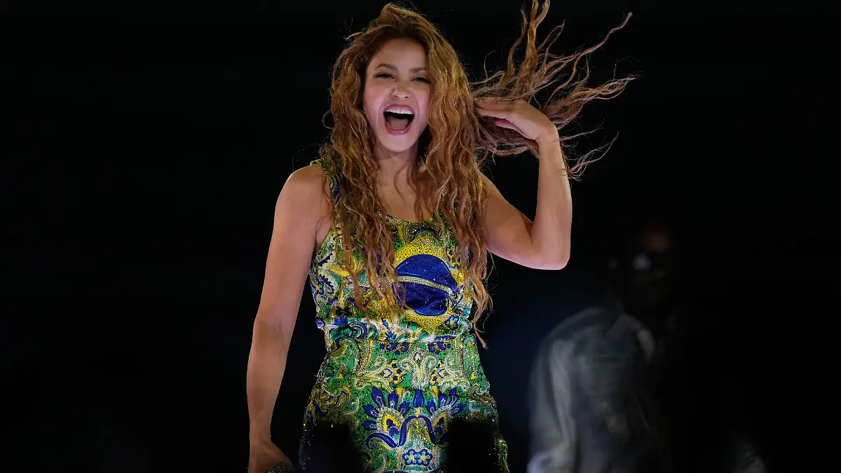 Der kolumbianische Popstar Shakira tritt während eines kostenlosen Konzerts an der Copacabana auf. (zu dpa: «Shakira gibt Vorgeschmack auf offiziellen WM-Song») +++ dpa-Bildfunk +++