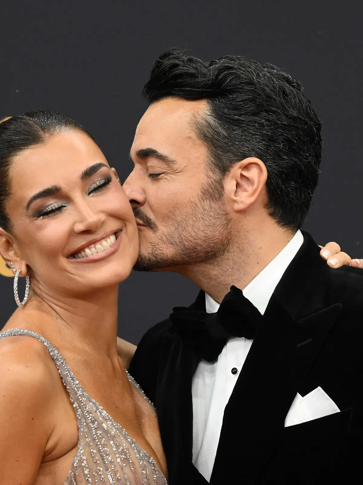 Jana Ina Zarrella und ihr Mann Giovanni Zarrella kommen zur 77. Bambi-Verleihung in den Bavaria Filmstudios über den roten Teppich. +++ dpa-Bildfunk +++