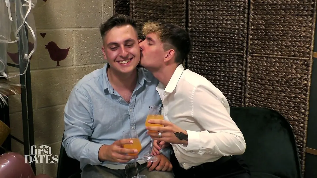 Viel Nähe in der Fotobox Zweites Date?