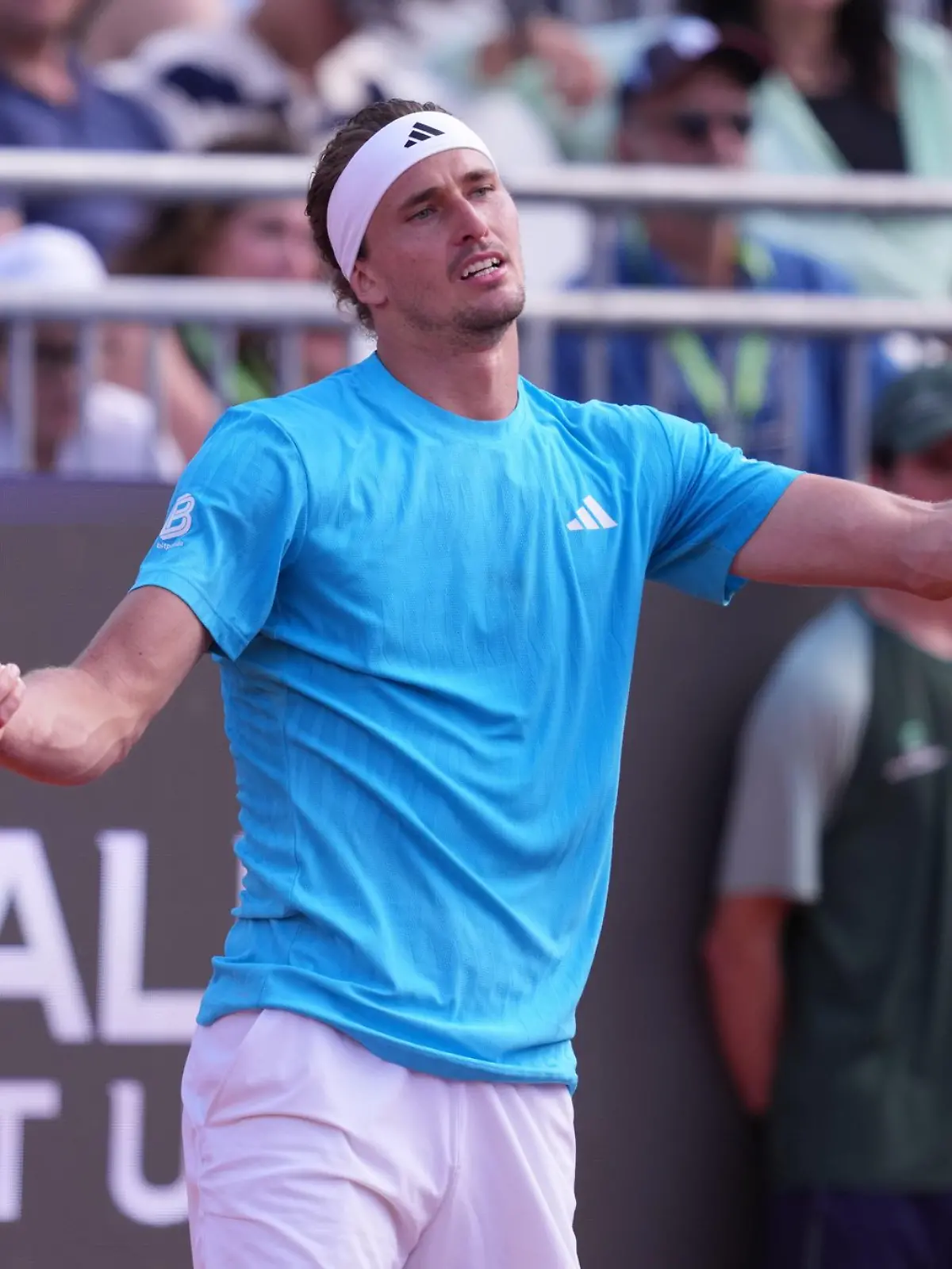 Aus im Achtelfinale von Rom: Alexander Zverev hadert mit seinem Spiel.