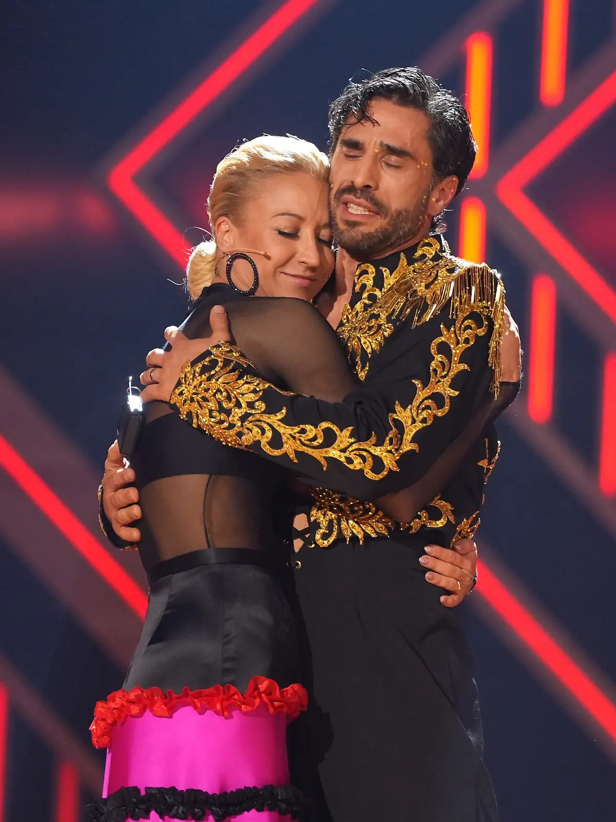 Bild zu: "GZSZ-Stars feiern Jan Kittmann trotz „Let’s Dance”-Aus"