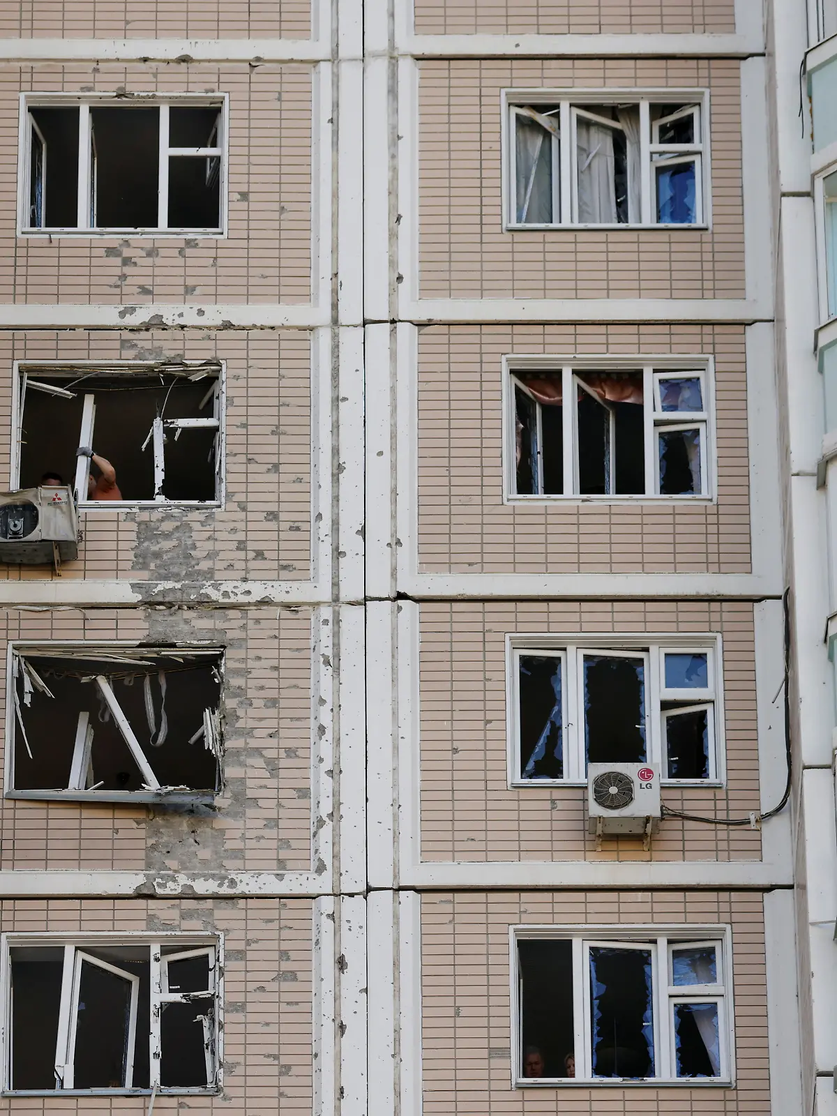 A damaged apartment building following a Ukrainian drone attack in the course of Russia-Ukraine conflict in Krasnogorsk, in the Moscow region, Russia May 17, 2026. REUTERS/Stringer