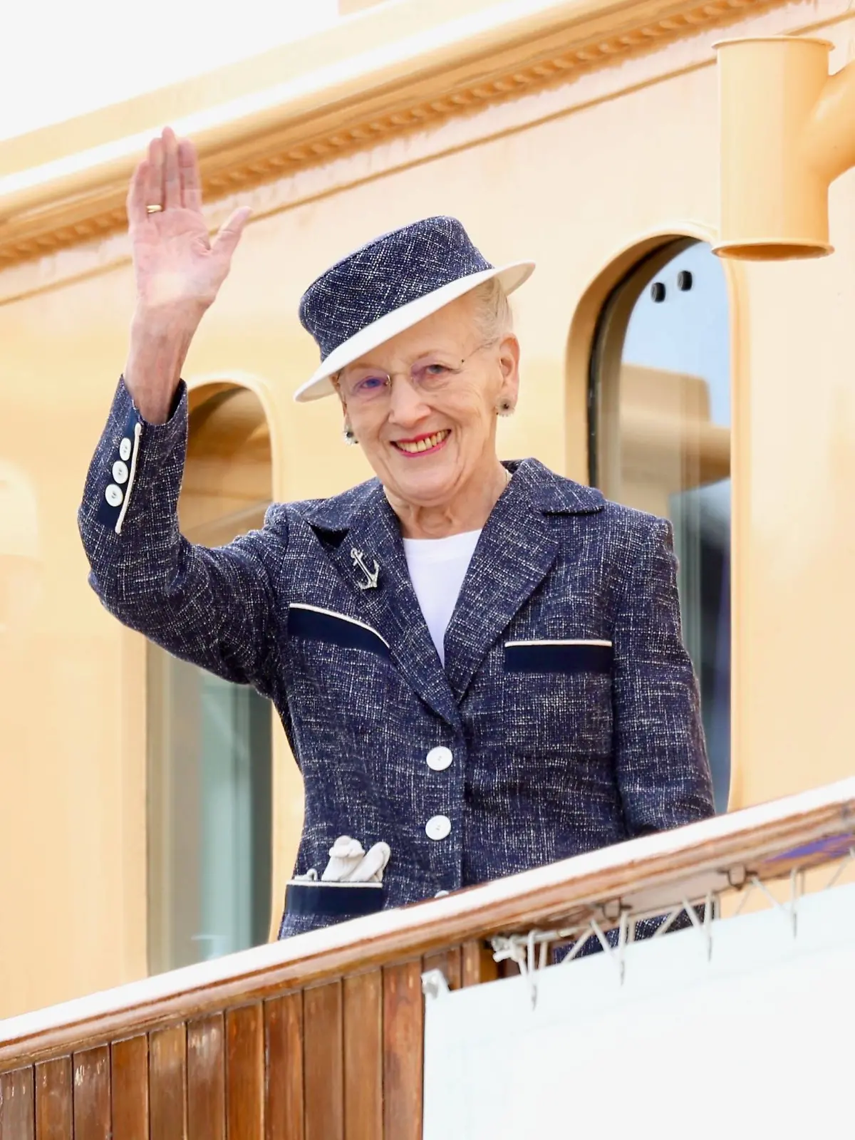 Bilder des Jahres 2023, Entertainment 08 August Entertainment Themen der Woche KW35 Entertainment Bilder des Tages 29-08-2023 Denmark Queen Margrethe arrives in Vordingborg during the 1st day of her annual summer cruise on the Royal yacht Dannebrog. Â PUBLICATIONxINxGERxSUIxAUTxONLY Copyright: xPPEx