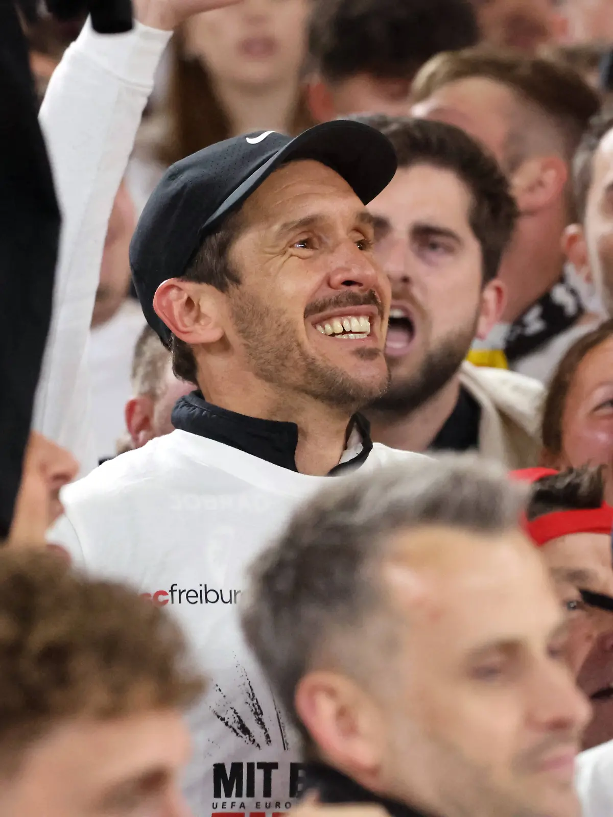 Bild zu: "Von Bologna nach Istanbul! Freiburgs sensationelle Finalreise in Bildern"