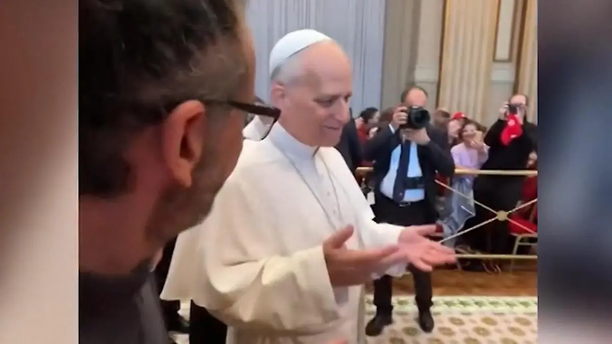 Vor Kindern! Papst Leo XIV. überrascht mit DIESER Geste 6-7-Trend erreicht Vatikan