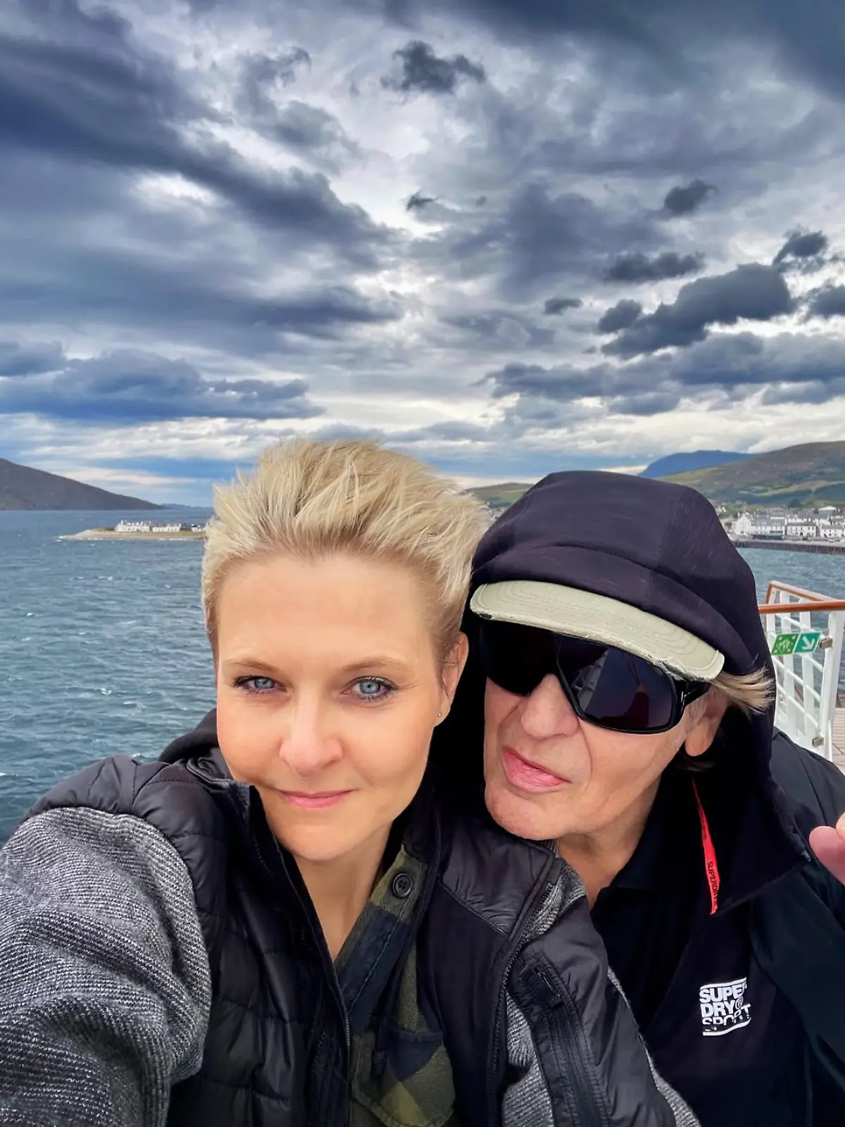 Anlässlich seines 80. Geburtstags postet Udo Lindenbergs Partnerin Tine Acke ein seltenes Pärchenfoto.