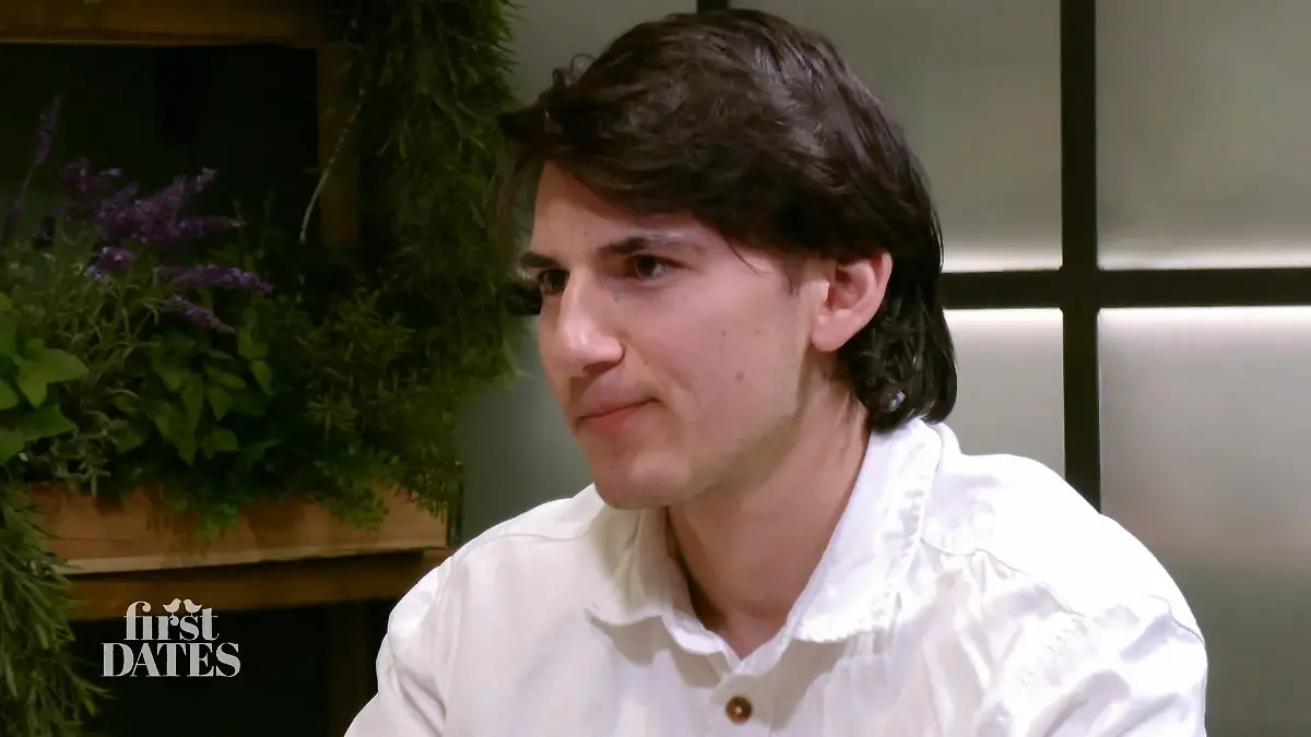 Leon möchte eine flexible Partnerin Leben an verschiedenen Orten