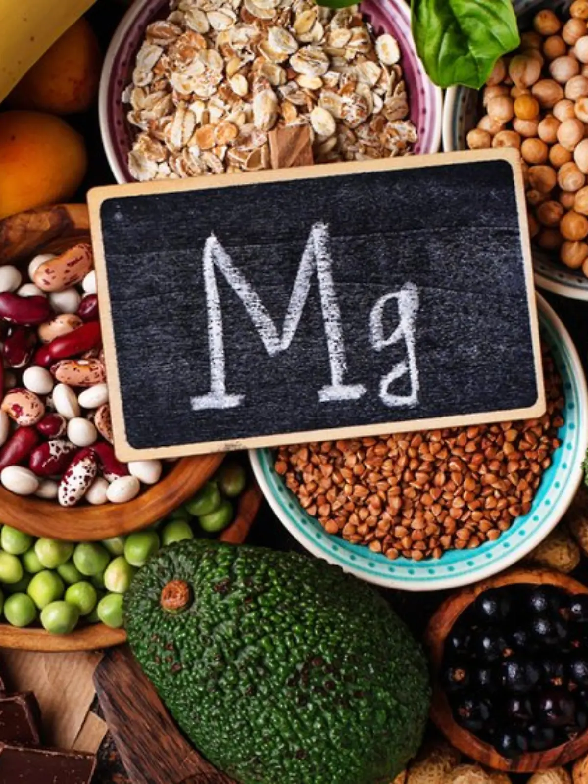 Lebensmittel wie Nüsse, Hülsenfrüchte und Haferflocken sind besonders magnesiumreich.